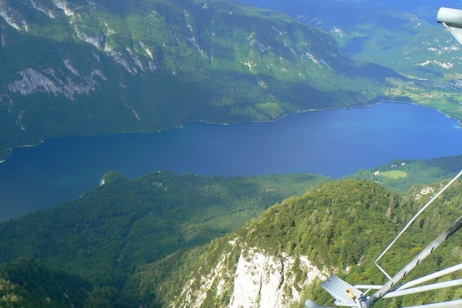 Bohinjsko jezero od lanovky