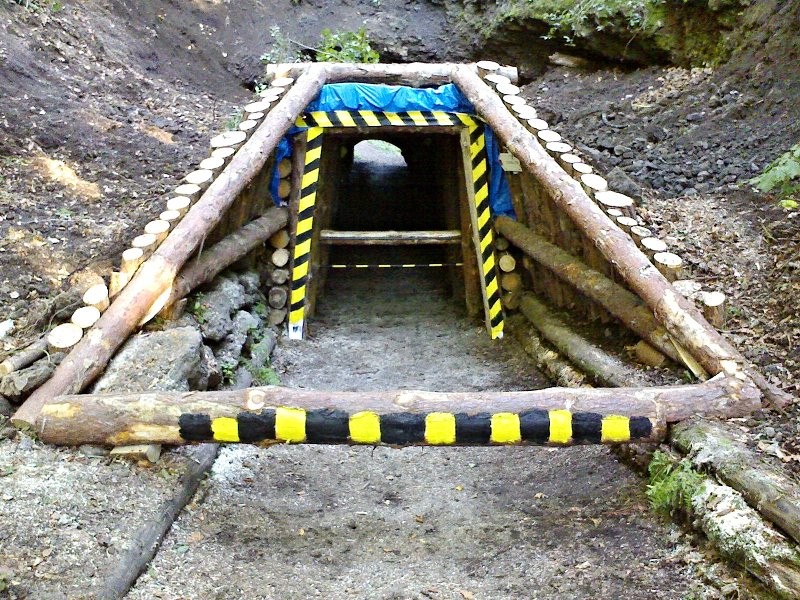 Tunel-dokončenie portálov 2007, kremnická strana. Zábrany pre štvorkolky.