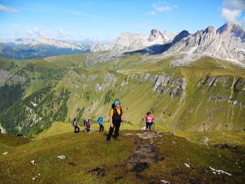 Pohľad na Passo Giau (v pravo)