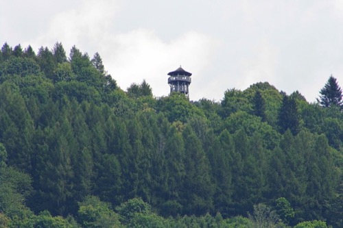 Spätný pohľad na rozhľadňu na Krahuľskom štíte