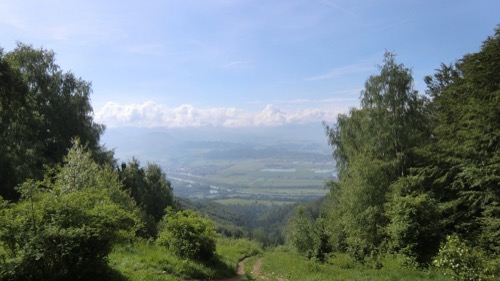Otvárajú sa nám výhľady do Turčianskej záhradky.