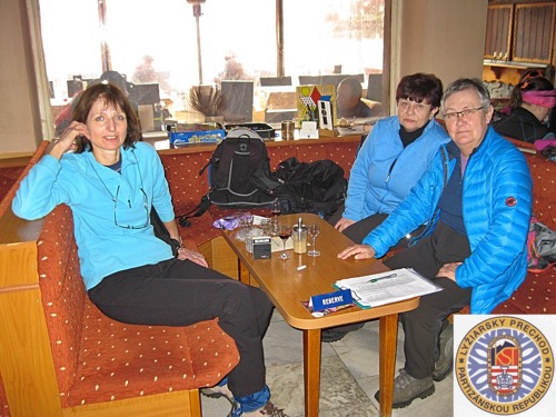 Cieľ bol tentoraz Hotel Šachtička - uvítací výbor.