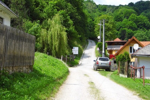 Vstup do obce Hačava