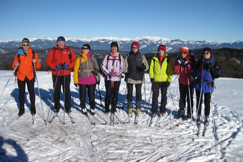 Zákľuky 1012 m, v pozadí Nízke Tatry