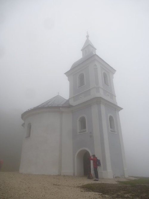 Kostolík (rotunda) sv. Juraja pochádza pravdepodobne z 1. polovice 9. stor. a je zrejme najstaršou sakrálnou stavbou na Slovensku.