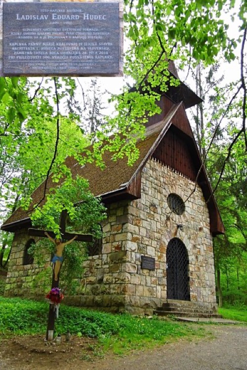 Kaplnka Panny Márie Kráľovnej vo Vyhniach z roku 1914 bola postavená podľa projektu významného slovenského architekta Ladislava Eduarda Hudeca, rodáka z Banskej Bystrice.