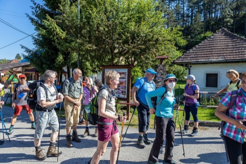 Začíname v Uhrovskom Podhradí.