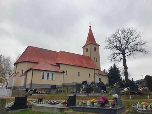 Farský kostol sv. Michala Archanjela vo Veľkých Uherciach